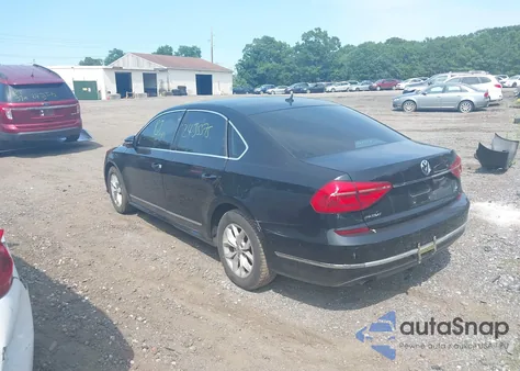 2016 Volkswagen Passat 1.8T S z USA, uszkodzony, nr VIN 1VWAT7A30GC058676